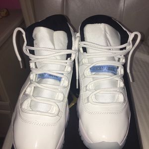 Jordan 11 blue legend